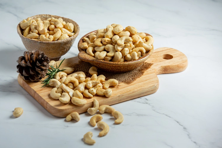 Cashew Nuts (W240)