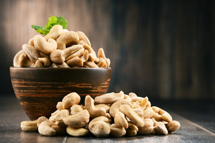 Cashew Nuts (W210)