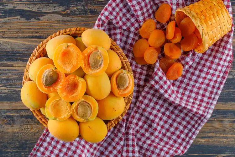 Seeded Apricots (Khubani)