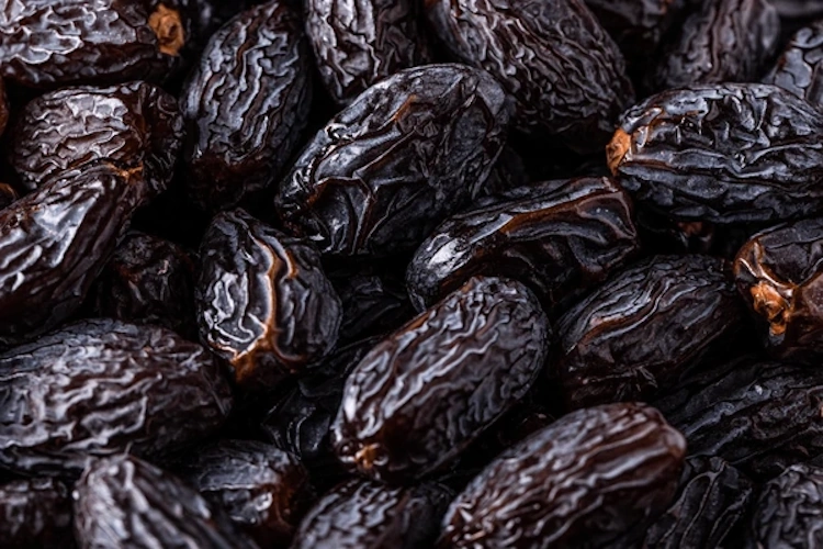 Dates (dried)