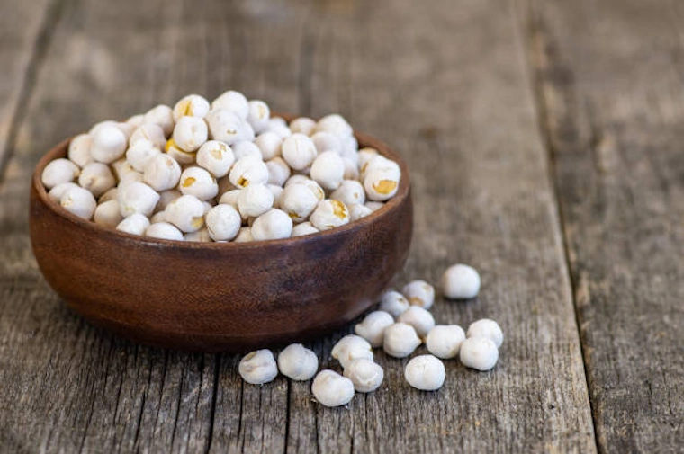 WHITE CHICKPEAS